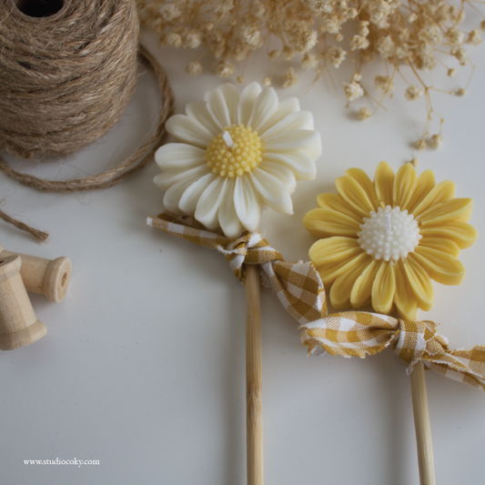 Vela Margarita - Amarillo Ocre